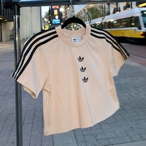 Adidas Crop Top 🔝